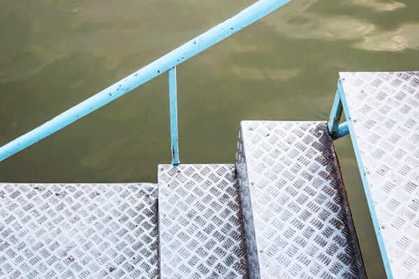 Checkered aluminum sheet for ramps