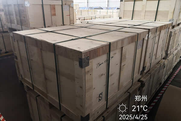 Packaged aluminum foil jumbo roll Packaged aluminum foil jumbo roll